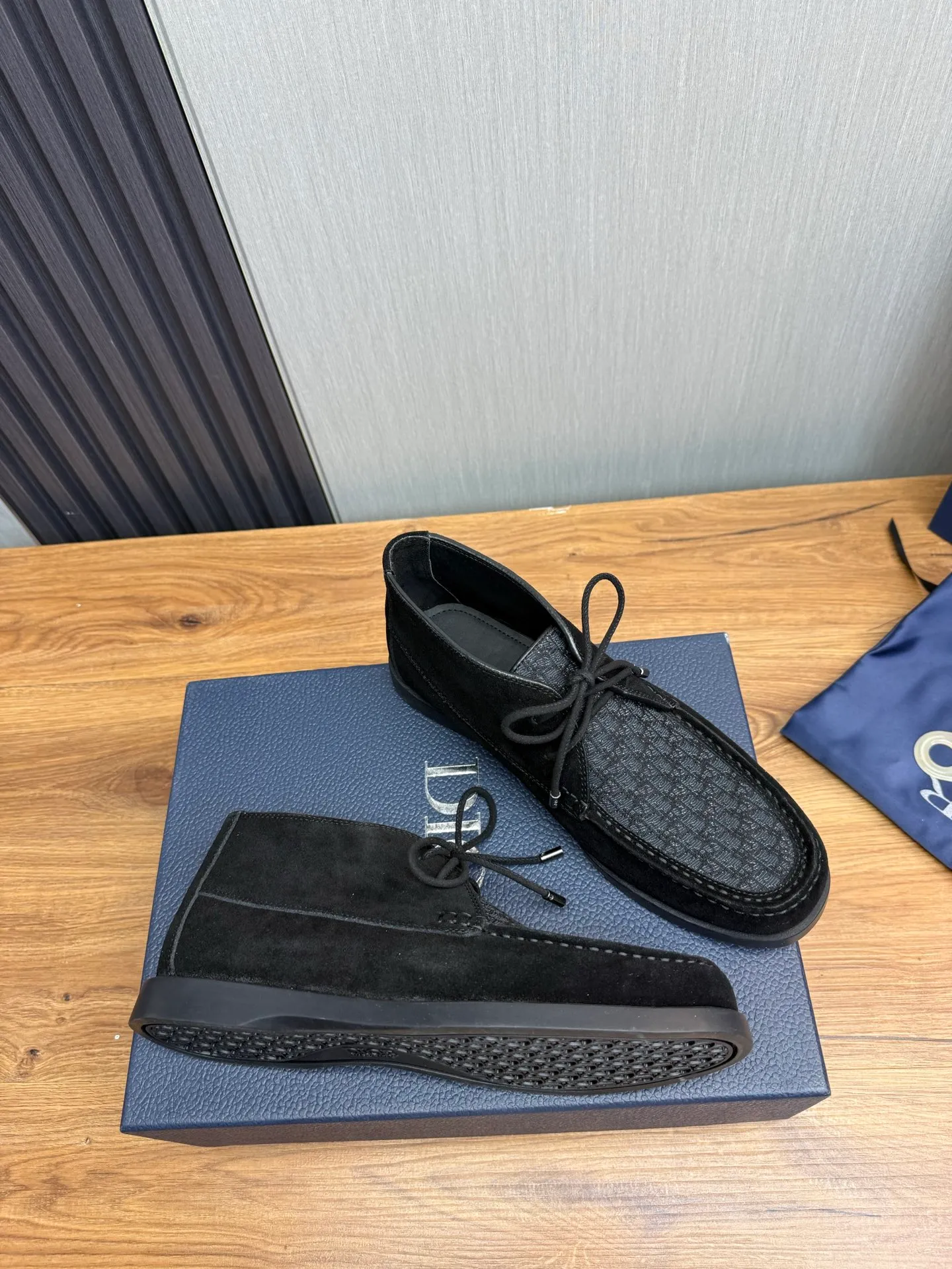 Factory price 620💰 [Dior] Men’s official website na hot sale🔥Imported cowhide + cowhide lining. Original rubber wear-resistant outsole. High quality shipment ⬆️Code number 38-44, (45 customized)
